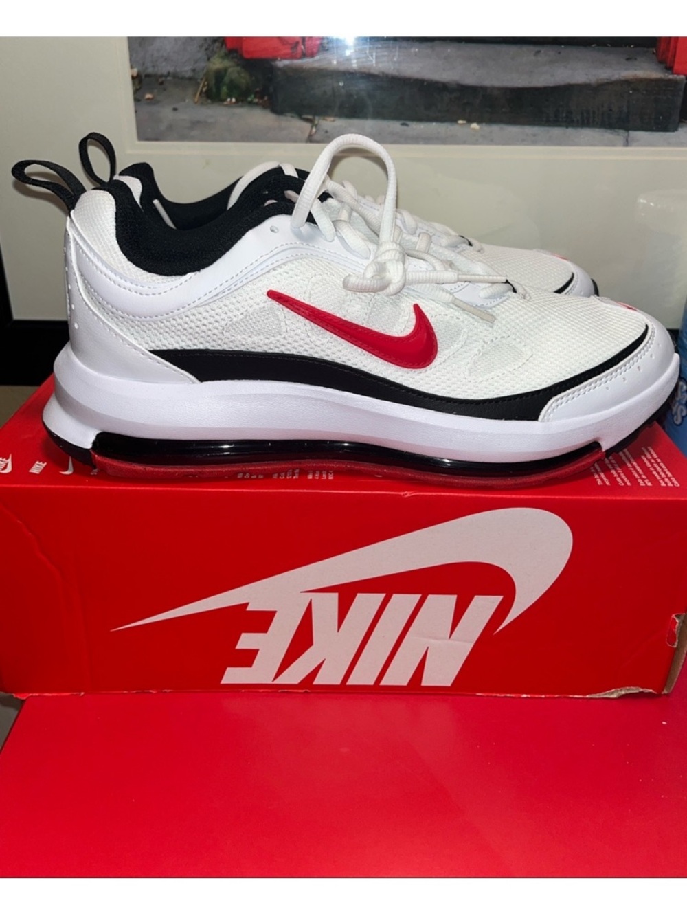 Nike White Black & Red Men's Air-Style Cushion Trainer